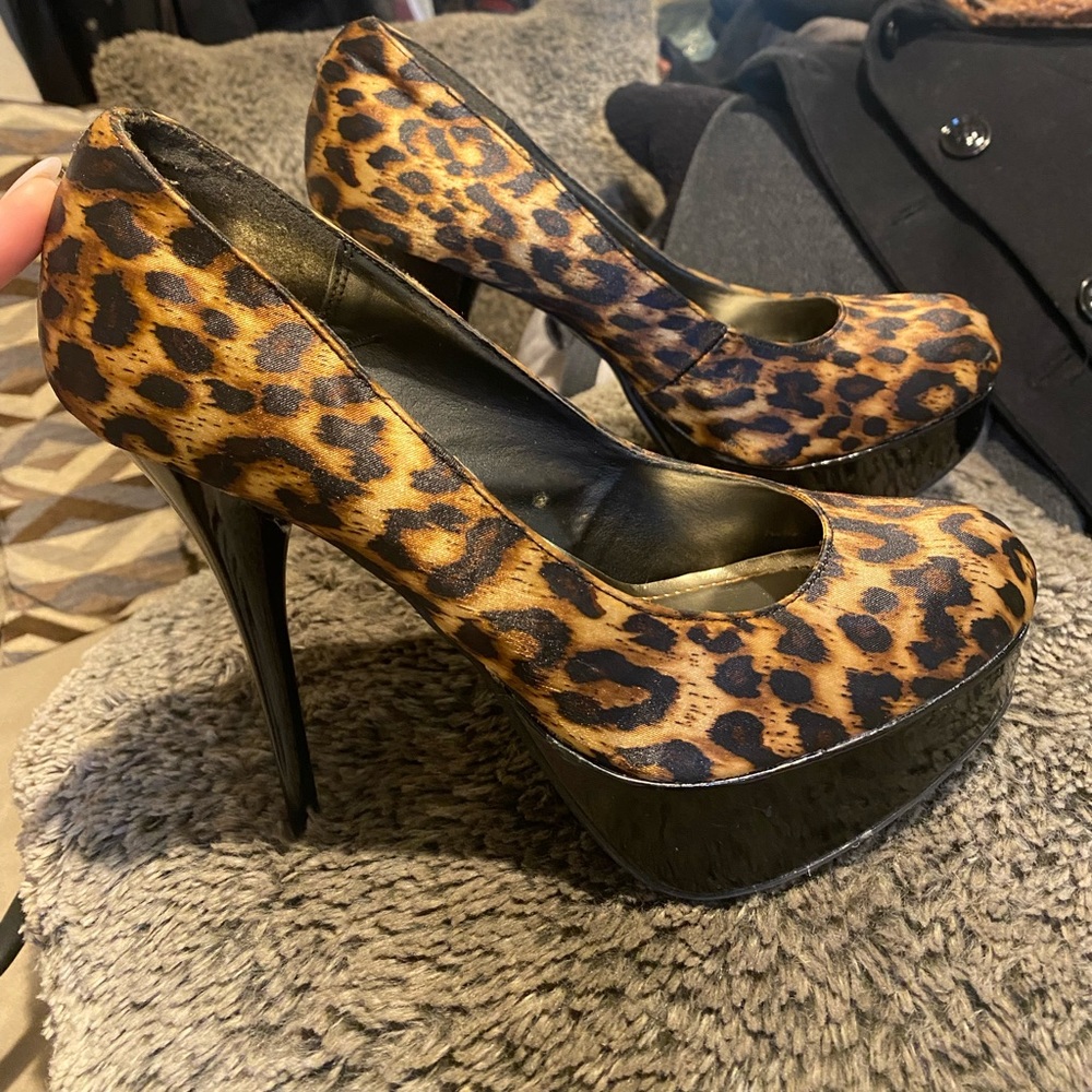 Bamboo Leopard Heels